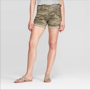 Universal Thread Camo Shorts